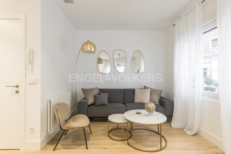 Foto 8db5727a-535e-45b1-bf28-69b485ab8742. Apartamento luminoso piso con reforma de lujo en Almagro en Madrid