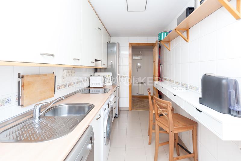 Foto 13fad049-4221-4ad2-963d-bd4ed0090ab3. Lloguer apartament amb calefacció aparcament piscina a Madrid