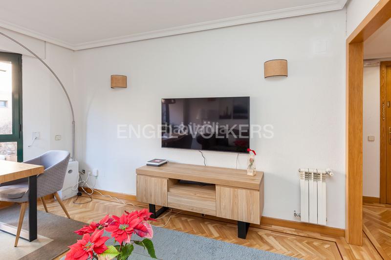 Foto 2bb8c1ed-2672-4bfb-a363-10d7f56187a1. Lloguer apartament amb calefacció aparcament piscina a Madrid