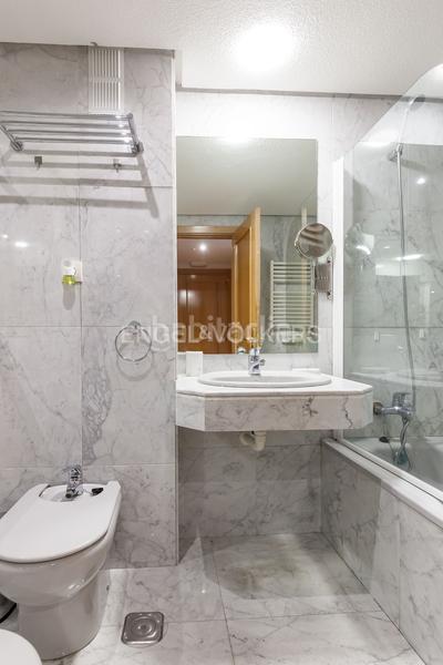 Foto 3fecb3cf-1ed8-435c-b3bf-08c7535f7e3d. Lloguer apartament amb calefacció aparcament piscina a Madrid