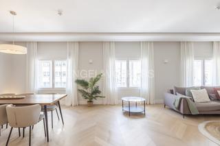 Apartament a Cortes-Huertas. Propiedad de lujo junto a hotel four seasons
