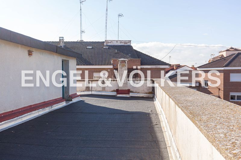 Foto 1b34a988-9dcb-4055-b7f7-6627c6c4668c. Semi detached house with heating parking in Fuente el Saz de Jarama