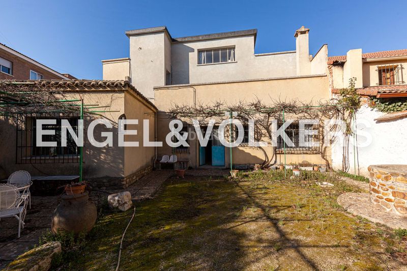 Foto cec31d1e-6c0f-4ae1-9f77-905fd34c4b60. Semi detached house with heating parking in Fuente el Saz de Jarama