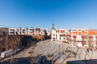 Casa adossada a Fuente el Saz de Jarama. Magnifica vivienda en plaza de fuente el saz