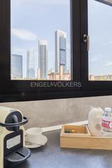 Rent Apartment in Almenara-Ventilla. Encantador apartamento de 1 habitación con terraza en cuatro tor