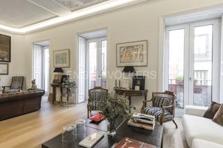 Apartamento en Palacio. Señorial propiedad con tres balcones en el corazón de austrias