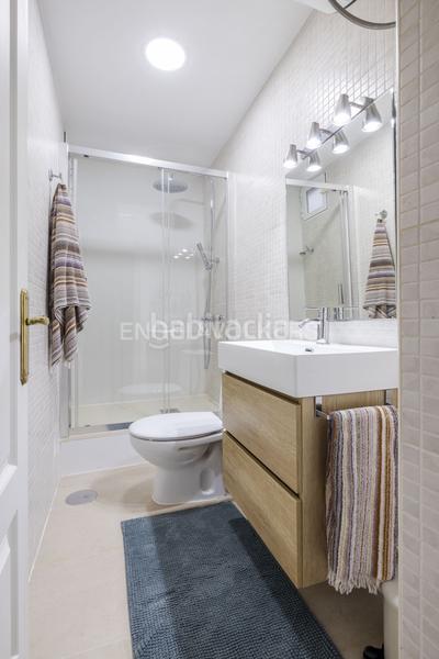 Foto d5444eb9-ee5e-4672-87e3-bf2411843e4a. Piccolo appartamento con riscaldamento in Palacio Madrid