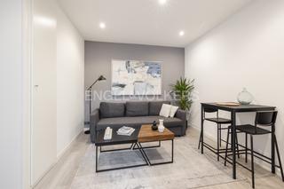 Apartament a Palacio. Propiedad reformada y amueblada en el corazón de la latina