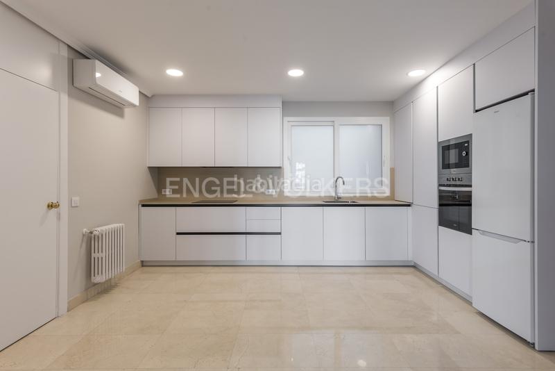 Foto 3d499485-7e84-4841-a256-afd6917fa238. Lloguer apartament amb calefacció a Nueva España Madrid
