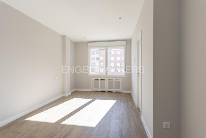 Foto 003ea379-365f-49f6-874d-7c0893eebed6. Miete appartement mit heizung in Nueva España Madrid