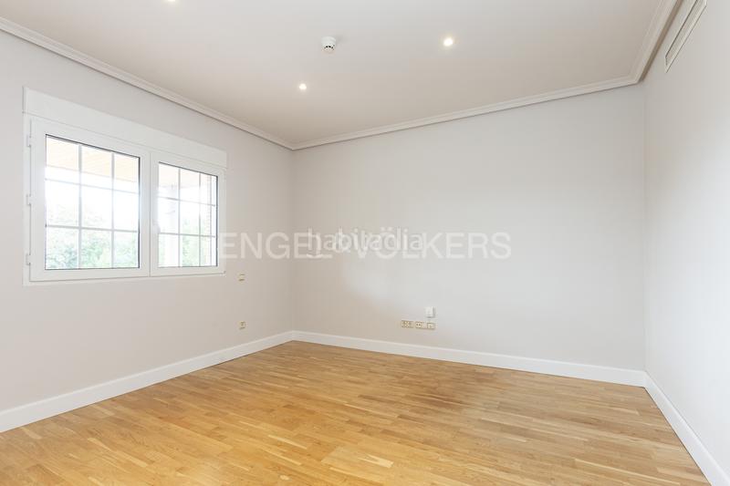 Foto 02685d9d-e9e0-445a-a367-dc9139e88177. Casa amb calefacció piscina a Navalquejigo-Los Arroyos Escorial (El)