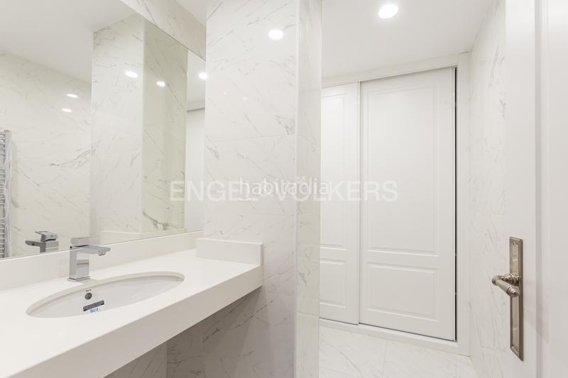 Foto 3e039c6d-23ea-4687-8260-436acbd6c14e. Casa amb calefacció piscina a Navalquejigo-Los Arroyos Escorial (El)