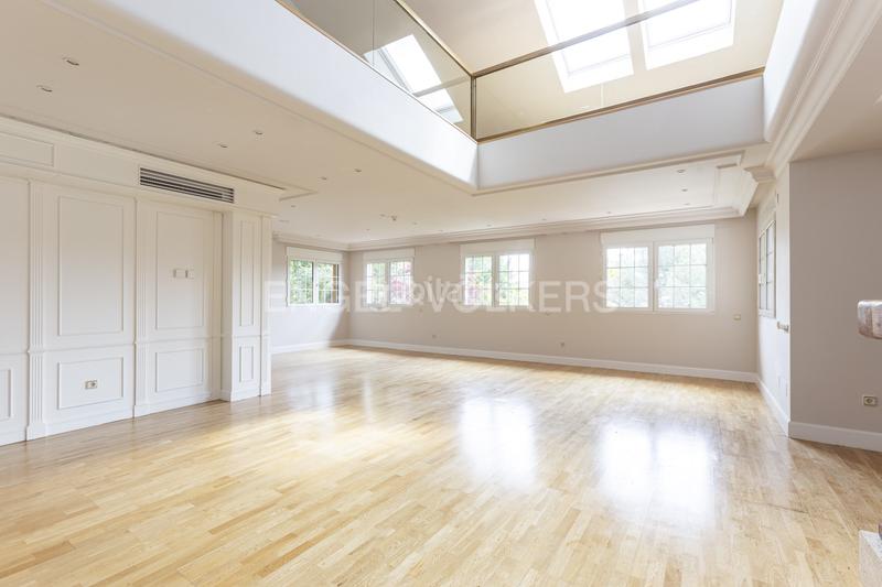 Foto 43d51e91-a2ae-4656-908e-2f602c8a64c5. Casa amb calefacció piscina a Navalquejigo-Los Arroyos Escorial (El)