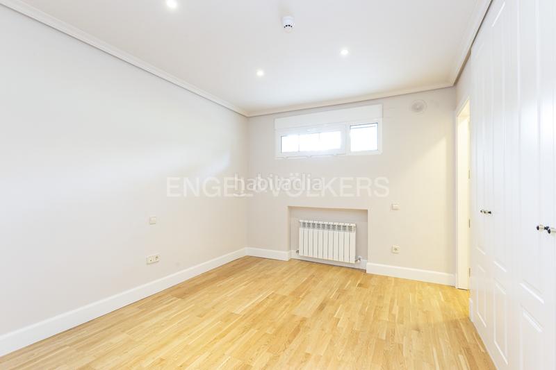 Foto 8f83db6f-4410-433e-932b-1f9e9a781561. Casa amb calefacció piscina a Navalquejigo-Los Arroyos Escorial (El)