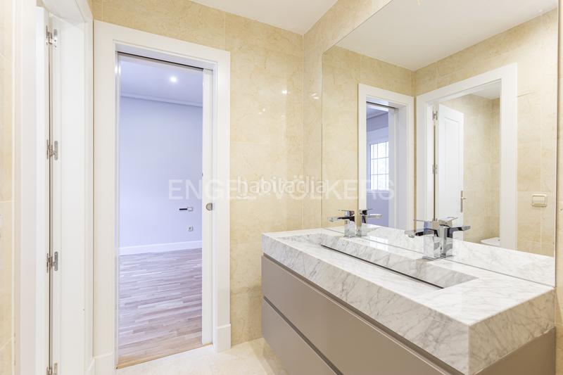 Foto 98053c4a-442c-47e4-9d47-2fe438b53598. Casa amb calefacció piscina a Navalquejigo-Los Arroyos Escorial (El)