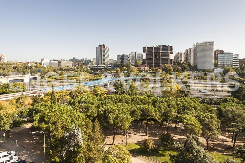 Foto 0372ba4d-66c2-495d-849c-6037c1863660. Ático espectacular y espacioso ático con terraza en Madrid