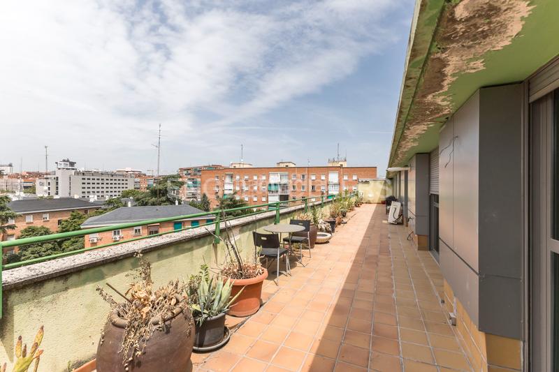 Foto 1f2ae32a-f9d2-4976-bb90-29ffce7574d2. Ático espectacular y espacioso ático con terraza en Madrid