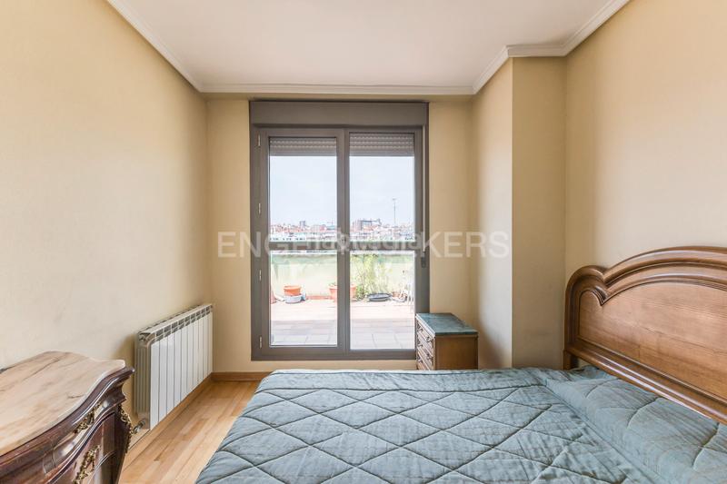 Foto a197a6e7-87ab-40a7-b2b7-064af9ab9ad5. Ático espectacular y espacioso ático con terraza en Madrid