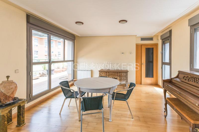 Foto ed0baed2-8779-4470-9b1c-455343486c53. Ático espectacular y espacioso ático con terraza en Madrid