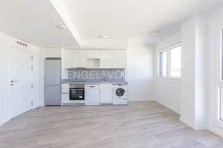 Miete Etagenwohnung in Casco Histórico de Barajas. Obra nueva de 2 dormitorios en barajas con parking, piscina, gym