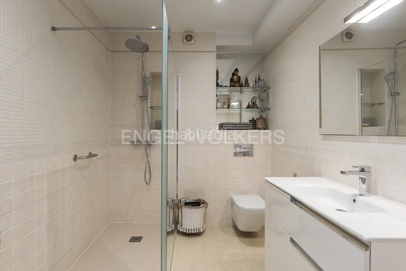 Foto d4f89e96-1f50-44e5-8797-bda4540c5d8e. Apartamento ático ideal en Almagro en Almagro Madrid