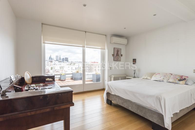 Foto d926174d-3e85-47a6-ab70-a182780d8261. Apartamento ático ideal en Almagro en Almagro Madrid