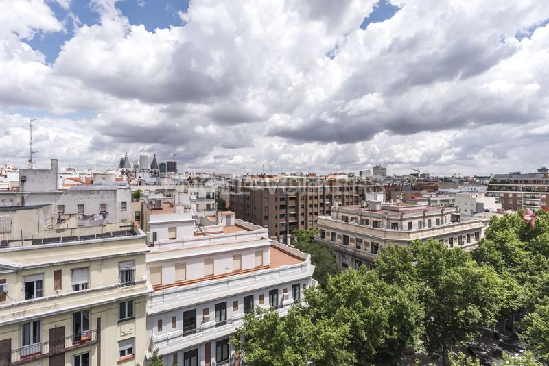 Foto e3f442cf-04fa-4c4b-9b48-de583ffeb731. Apartamento ático ideal en Almagro en Almagro Madrid