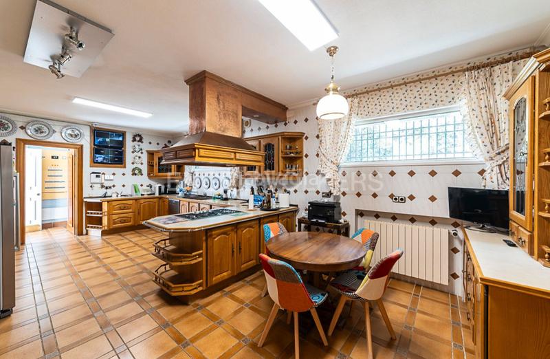 Foto 2bd4acea-625f-42e9-ac6d-703384795786. Masia amb calefacció aparcament piscina a Abantos-Carmelitas San Lorenzo de El Escorial