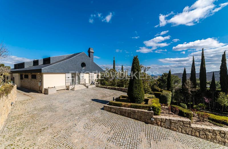 Foto 74713d78-3512-43ca-a402-27c301c20b40. Masia amb calefacció aparcament piscina a Abantos-Carmelitas San Lorenzo de El Escorial