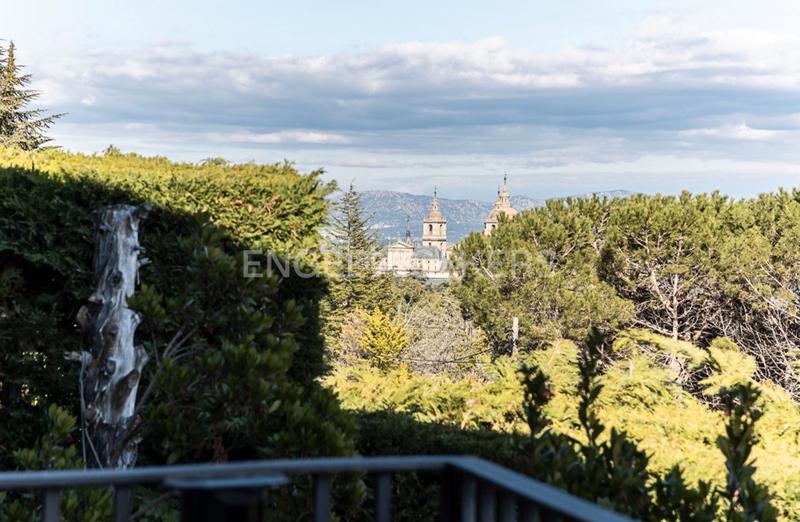 Foto 934c97f6-599f-4dbb-9dbd-8b752dcec26d. Masia amb calefacció aparcament piscina a Abantos-Carmelitas San Lorenzo de El Escorial