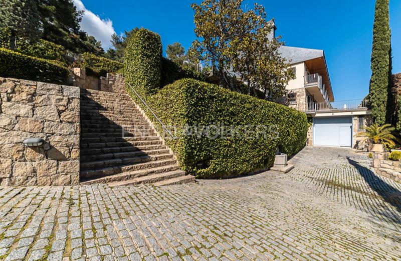 Foto 9a9e2ea4-15c4-49c5-aa60-751f9539a192. Masia amb calefacció aparcament piscina a Abantos-Carmelitas San Lorenzo de El Escorial