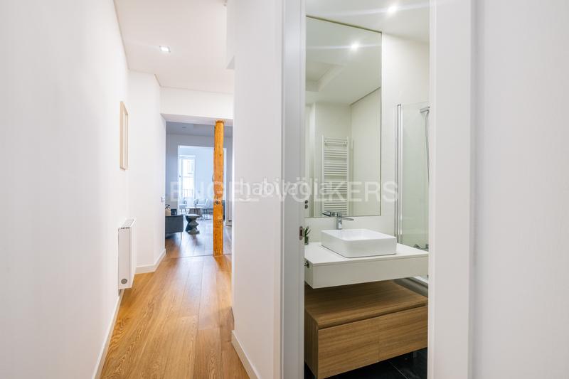 Foto 4c94564f-2e17-4605-8db1-4b5a59e8a587. Alquiler apartamento espectacular piso de un dormitorio en malasaña en alquiler en Madrid