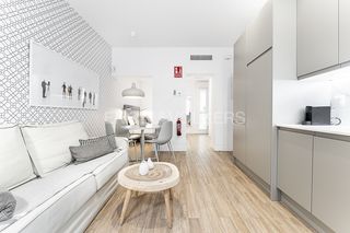 Rent Apartment  Ponzano. Confortable estudio con patio en calle ponzano en alquiler