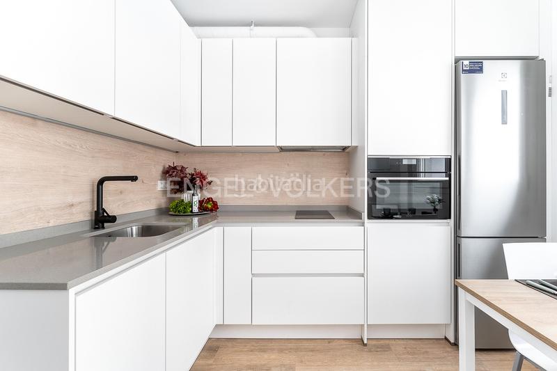 Foto 1cc31f72-a8c9-43c9-8759-00089f2e09ac. Alquiler apartamento encantador estudio en calle teruel en alquiler en Madrid