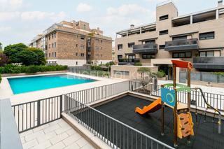 Apartamento en Aravaca. Espacioso y luminoso piso de 5 habitaciones en aravaca