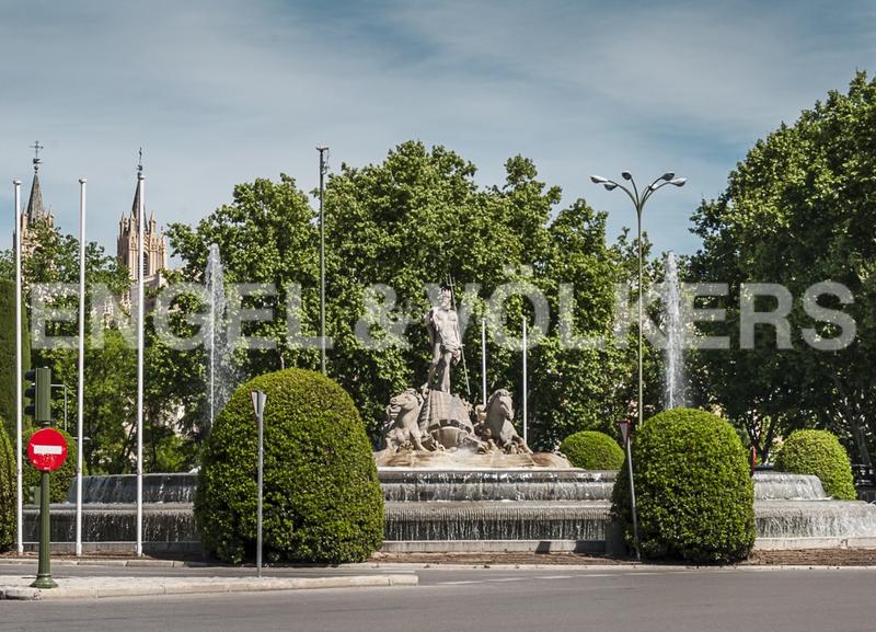 Foto 1163d52b-f23a-4e89-a8ec-f7a6463e1ae1. Apartament amb calefacció a Cortes-Huertas Madrid