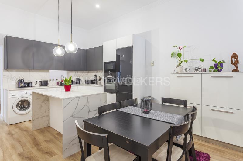 Foto 47ebf7d0-c2ba-4ce1-8936-6ec1d153edc1. Apartament amb calefacció a Cortes-Huertas Madrid