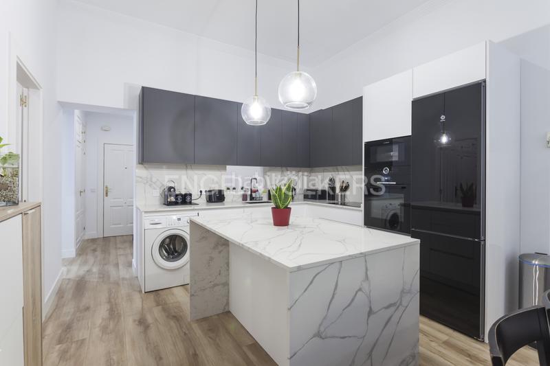 Foto 4ce3cc72-c5bc-4833-9491-cc625c644522. Apartament amb calefacció a Cortes-Huertas Madrid