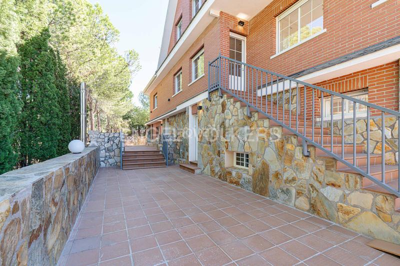 Foto 1a8f695e-b751-4c28-8bc3-871142427863. Casa amb calefacció aparcament piscina a Cerro Alarcón Valdemorillo