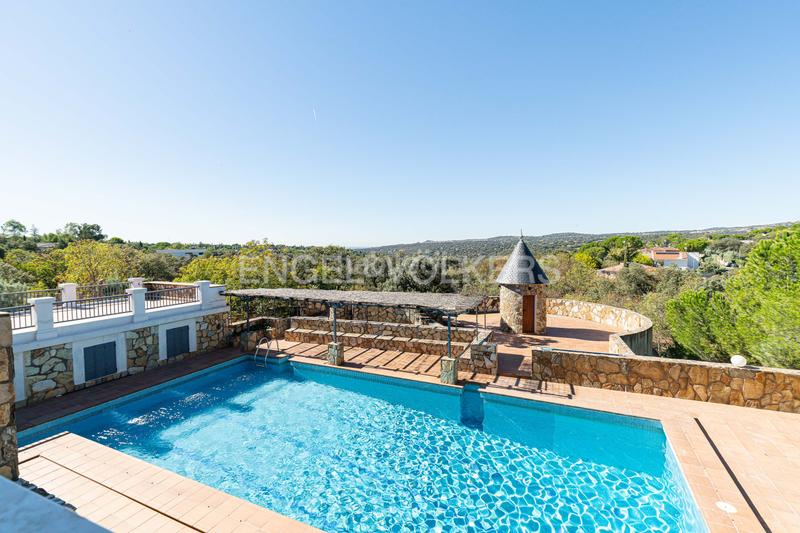 Foto 96cc9e50-4604-4bd8-81f1-718de07d89f0. Casa amb calefacció aparcament piscina a Cerro Alarcón Valdemorillo