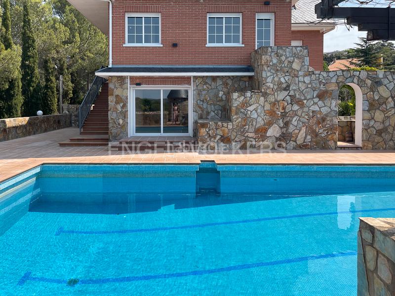Foto 9f9fb5ac-d356-4777-9c24-c04186503986. Casa amb calefacció aparcament piscina a Cerro Alarcón Valdemorillo