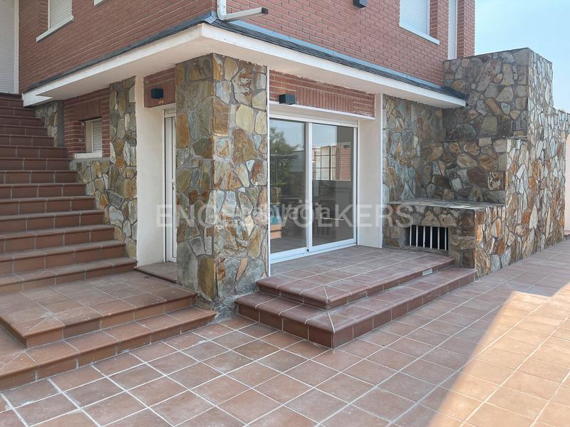 Foto a40402bc-7c2b-4d19-9850-525a956f12f5. Casa amb calefacció aparcament piscina a Cerro Alarcón Valdemorillo