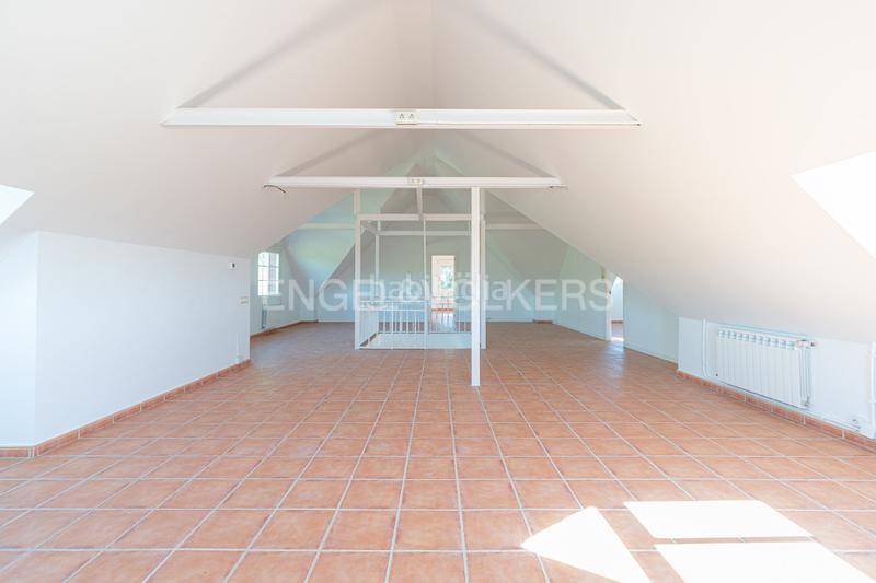Foto dc18a2d2-337d-4446-a103-0df75dc456fc. Casa amb calefacció aparcament piscina a Cerro Alarcón Valdemorillo