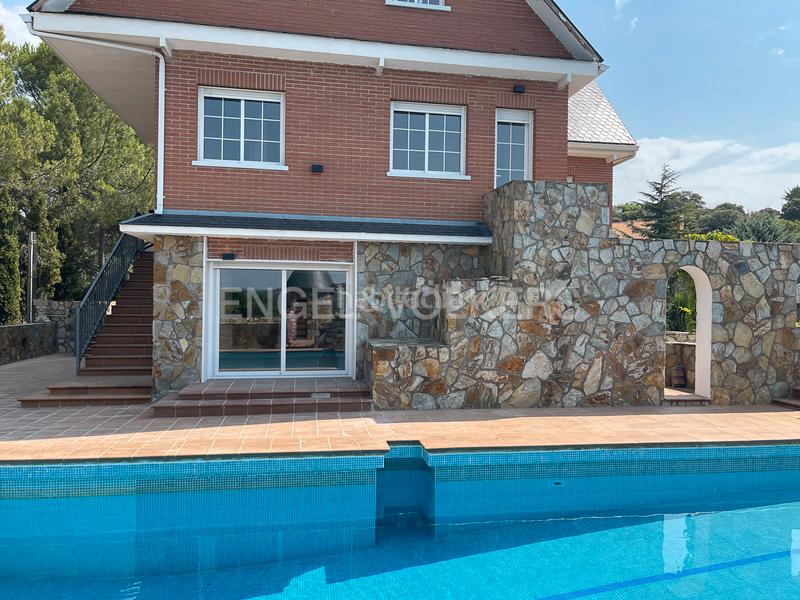 Foto e92a48a7-5e01-40ee-b701-aec05040ce33. Casa amb calefacció aparcament piscina a Cerro Alarcón Valdemorillo