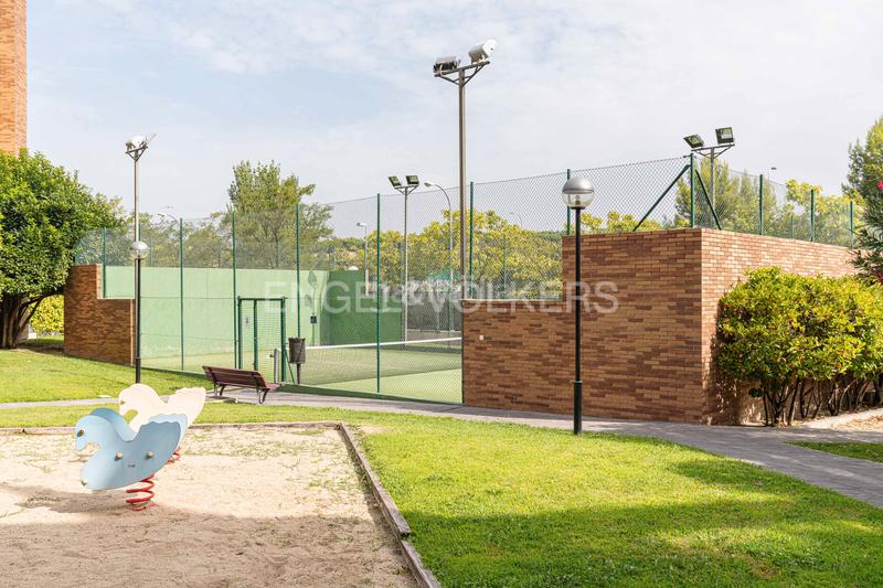 Foto b6f86b82-1a00-493e-b086-edf7a0b19619. Piccolo appartamento con riscaldamento parcheggio piscina in Madrid