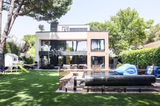 Casa a La Cabaña. Elegante y exclusiva vivienda en pozuelo de alarcón