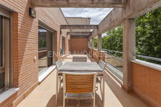 Attique  Calle aravaca. Maravilloso atico con terraza en guzman el bueno