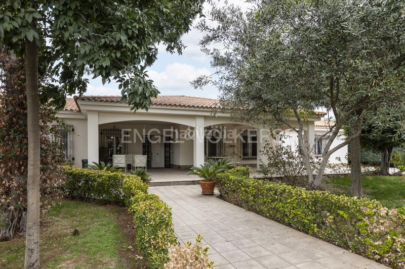 Foto 36853841-90be-49a9-b1ab-bc75874f99eb. Casale con riscaldamento parcheggio piscina in Griñón