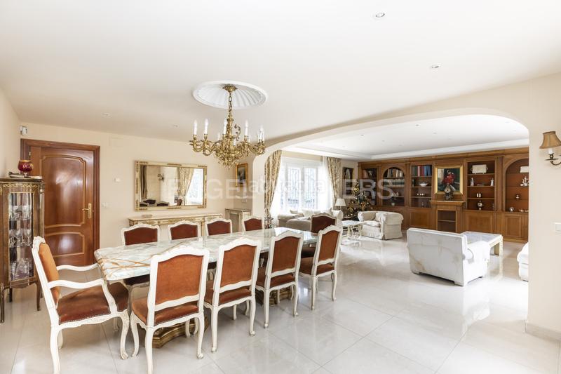 Foto 70b9384e-2af6-4ec2-a7a3-aad4e503a376. Casale con riscaldamento parcheggio piscina in Griñón