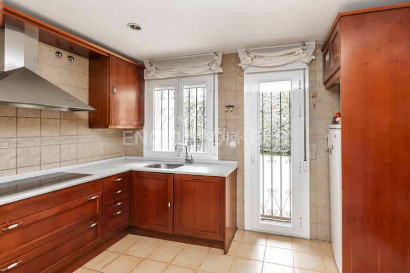 Foto 86deae23-337e-426f-9409-9df50316aa67. Casale con riscaldamento parcheggio piscina in Griñón